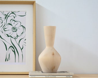 Natural wood vase perfect as a gift - Llebeig