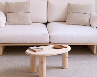 Kleiner Massivholztisch, handgefertigt - Tuna