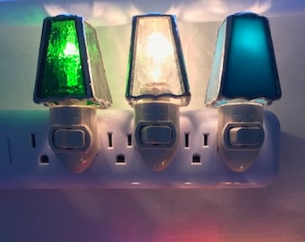 Travel Night Light, great for dark hotel rooms, or small places. Pick your color complete with fixture