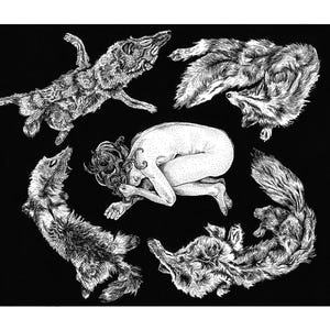 Puede incluir: Ilustración en blanco y negro que presenta una figura desnuda rodeada de cuatro representaciones detalladas de lobos. Los lobos están colocados alrededor de la figura, con su pelaje representado con gran detalle. La obra tiene una cualidad surrealista y onírica.