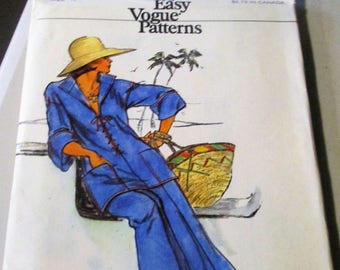 1970's Vogue Pattern 8924, Size 12, Misses' Top And Pants, Uncut, factory folded