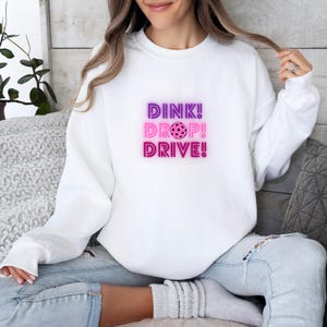 ディンク ドロップ ドライブ ピックルボール セーター、トレンディなクルーネック スウェットシャツ、おもしろピックルボール ロングスリーブ、ピックルボール 秋用セーター