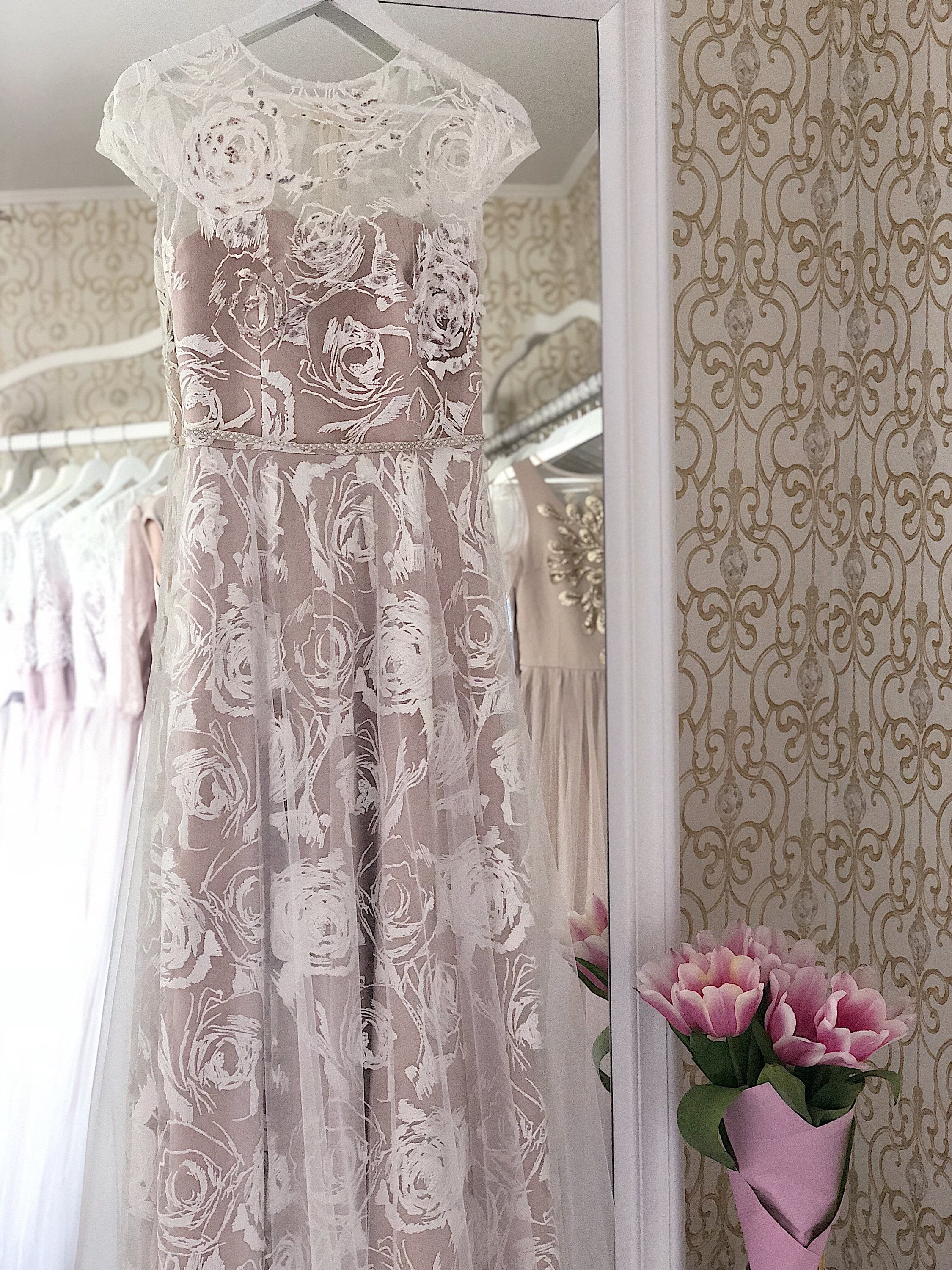 【新品】　Emboridered Lace Back Dress ASOS EDITION sheer embroidered floral lace open back maxi