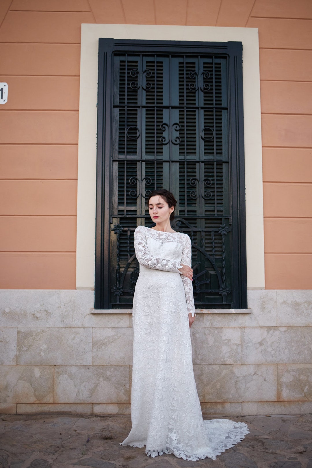 Macrame Lace Wedding Dress Custom Made: Long Sleeve, Open Back, Floral Lace Bohemian Gown Macrame Lace Wedding Dress Custom Made: Long Sleeve, Open Back, Floral Lace Bohemian Gown