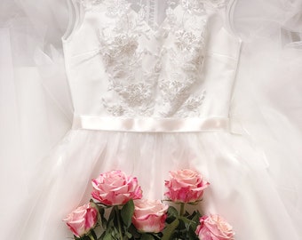 Floral Embroidered Tulle Wedding Dress: Sleeveless Elopement Gown