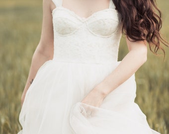 Sweetheart romantisches Brautkleid aus Spitze, Tüllrock, rosa Rosenkorsett, Boho Prinzessinnenhochzeitskleid, ätherische Hochzeit