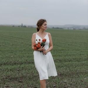 Standesamtliches Hochzeitskleid, versandfertig weiche Spitze Midi Brautkleid, minimalistisches Midi Hochzeitskleid, bürgerliches Brautkleid, einfaches Boho Brautkleid Midi Bild 6