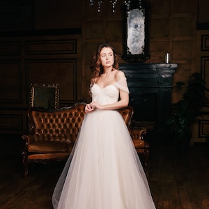 Romantisches üppiges Hochzeitskleid aus Tüll, rückenfreies Korsett für Fee, Meer, wunderliche Hochzeit oder Sweet 16 Partykleid Bild 3