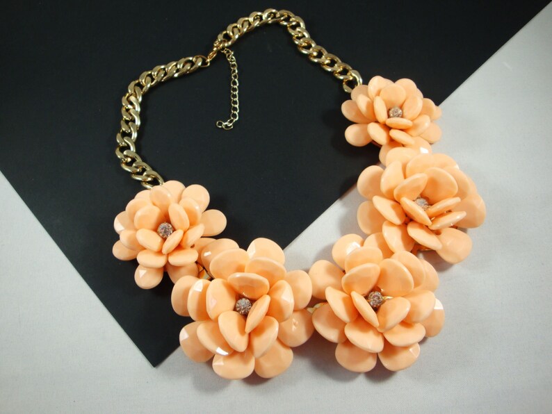 Peach Flower Lucite Necklace Lucite Flower Necklace Plastic Flower Necklace Flower Bib Necklace Vintage Lucite and Rhinestone Necklace