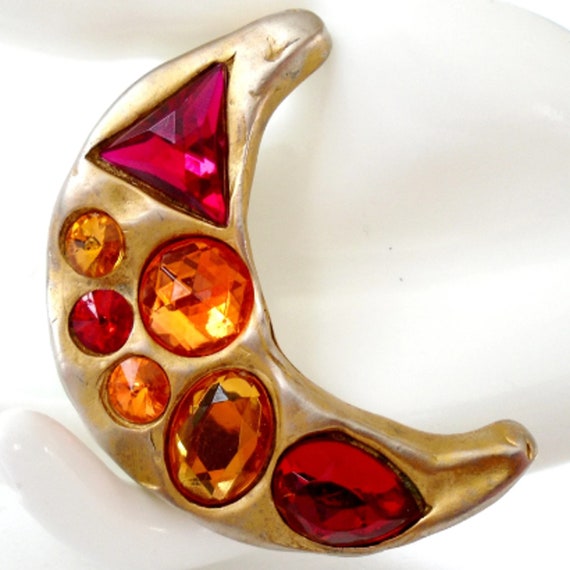 DON LIN Matte Gold Jeweled Crescent Brooch, 1980's