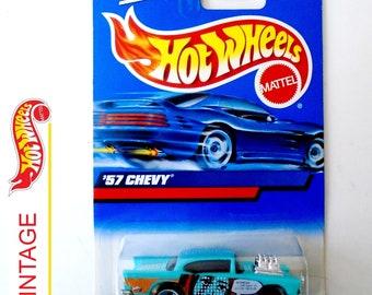 CHEVROLET CHEVY CUSTOM 1957 violet 1/18 HOT WHEELS 27636 tuning voiture miniatur