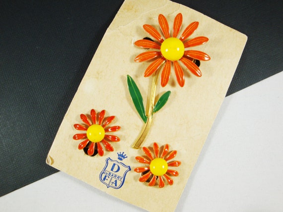 Daisy Brooch and Earring Set, Dubarry 5th Ave Oran