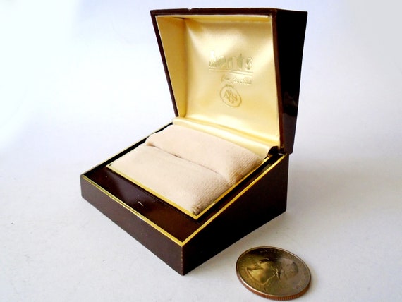 Gold Crest Velvet and Satin Ring Box, 50s Lucite … - image 4