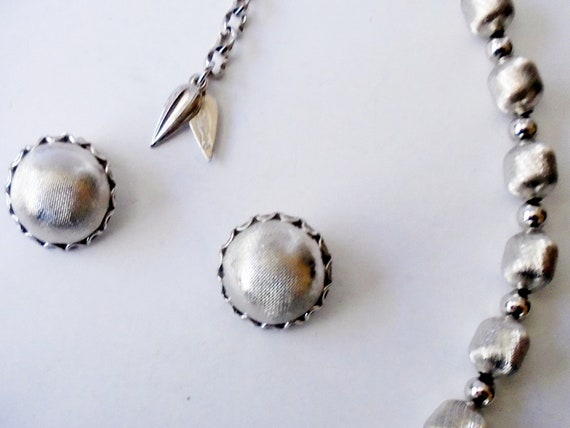 WHITING & DAVIS Brushed Silver Bead Necklace and … - image 3