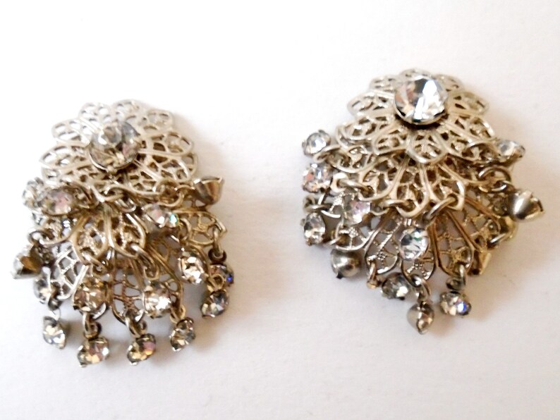 1960/'s Silver Tone Rhinestone Cha Cha Clip Earrings Layered Rhinestone Dangle Earrings Triple Flower Rhinestone Clip Earrings