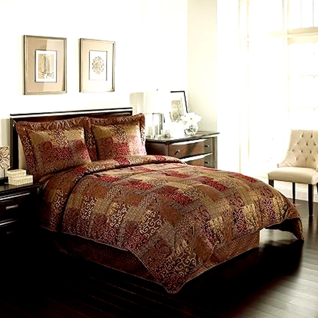CROSCILL Galleria Red Queen Comforter and Shams, Croscill Jacquard