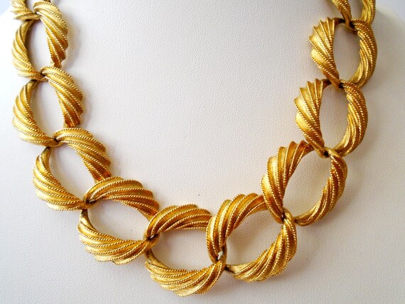 NAPIER Brushed Gold Chain Necklace, Vintage Napie… - image 3