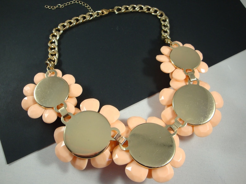 Peach Flower Lucite Necklace Lucite Flower Necklace Plastic Flower Necklace Flower Bib Necklace Vintage Lucite and Rhinestone Necklace