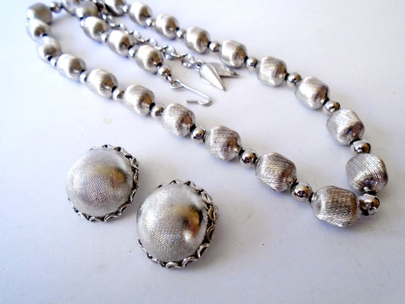 WHITING & DAVIS Brushed Silver Bead Necklace and … - image 6