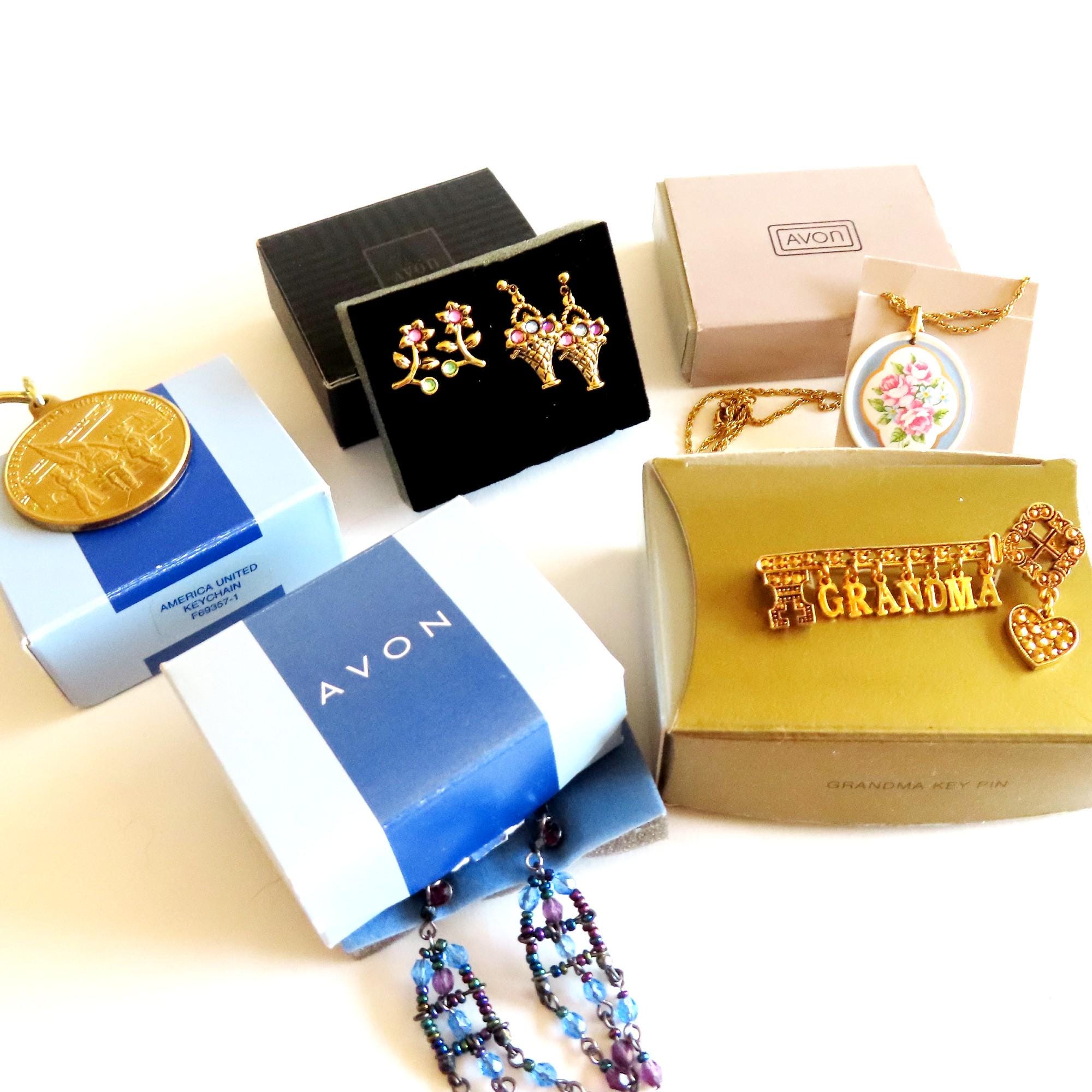 Avon Sweet Treasures Gift Box Vintage Collectible New in‎ Package Avon treasure box necklaces with moving fish main image 2