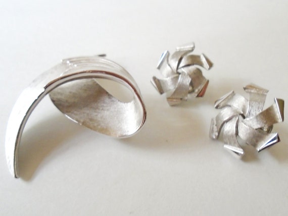 CROWN TRIFARI 60's Silver Brooch and Clip Earring… - image 2