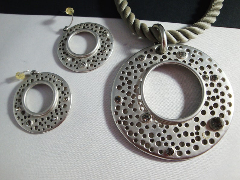 Chico/'s Silver Rhinestone Pendant Necklace and Pierced Earrings Silver Rhinestone Pendant Set Chico/'s Matte Silver Necklace and Earrings