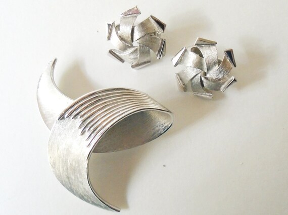 CROWN TRIFARI 60's Silver Brooch and Clip Earring… - image 3