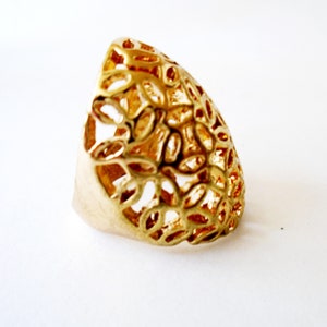 Vintage Gold Open Dome Filligree Flower Ring, Gold Filligree Flower Dome Ring, Vintage Gold Flower SZ 7 Ring