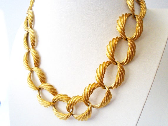 NAPIER Brushed Gold Chain Necklace, Vintage Napie… - image 5