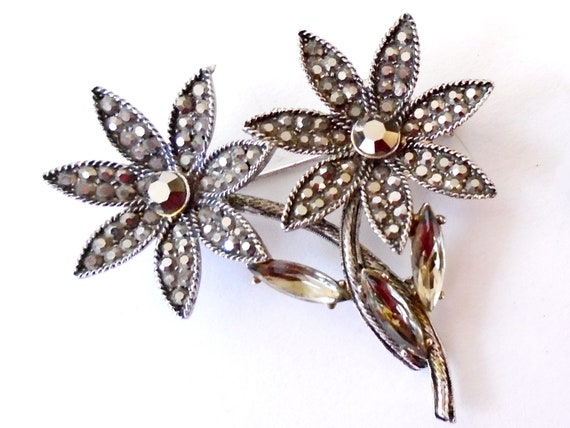 HOLLYCRAFT Marcasite Daisy Brooch and Earrings, 6… - image 2