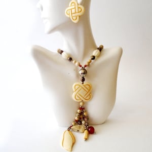LEE SANDS Beaded Tassel Pendant Necklace and Earrings, Vintage Lee Sands Carved Pendant Set, Designer Statement Necklace and Earrings
