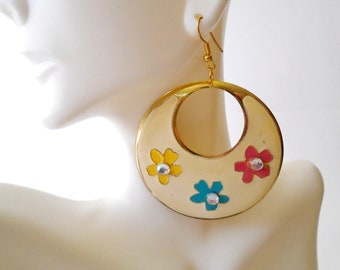 Off White Enamel Colored Flower Rhinestone Dangle Earrings, Vintage Big Round Pastel Flower Gold Dangle Earrings