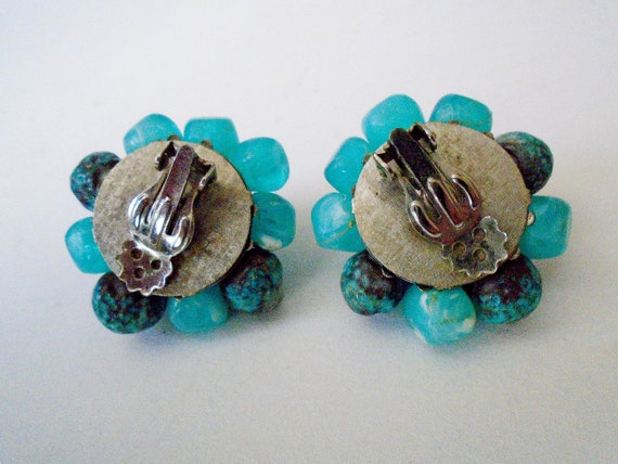 Vintage Blue Bead Cluster Earrings, Shades of Blu… - image 3