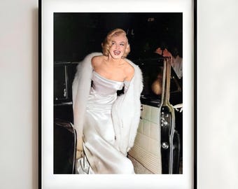 Marilyn Monroe Poster: Vintage Hollywood Glamour, Retro Art Print