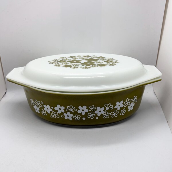 Vintage Pyrex Spring Blossom / Crazy Daisy covered 2 1/2 Quart Casserole with Lid / Serving Tray