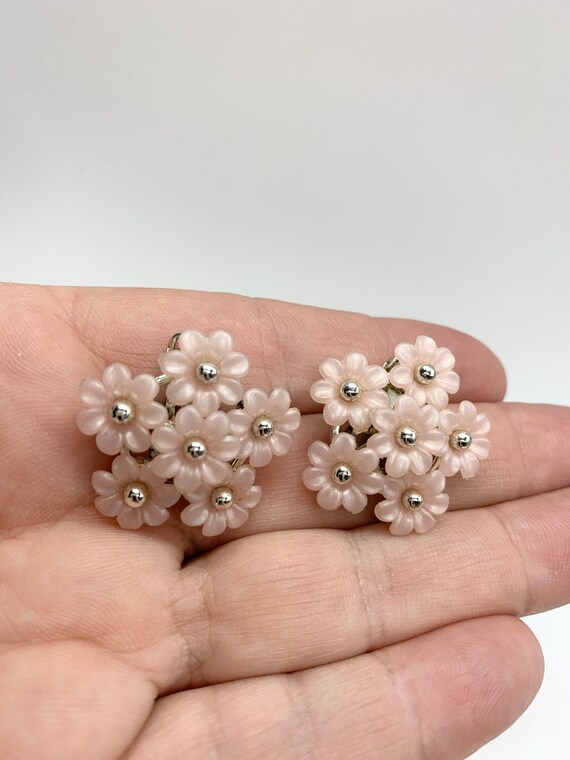 Coro - Pink Flower Earrings - Clip-on earrings - … - image 4