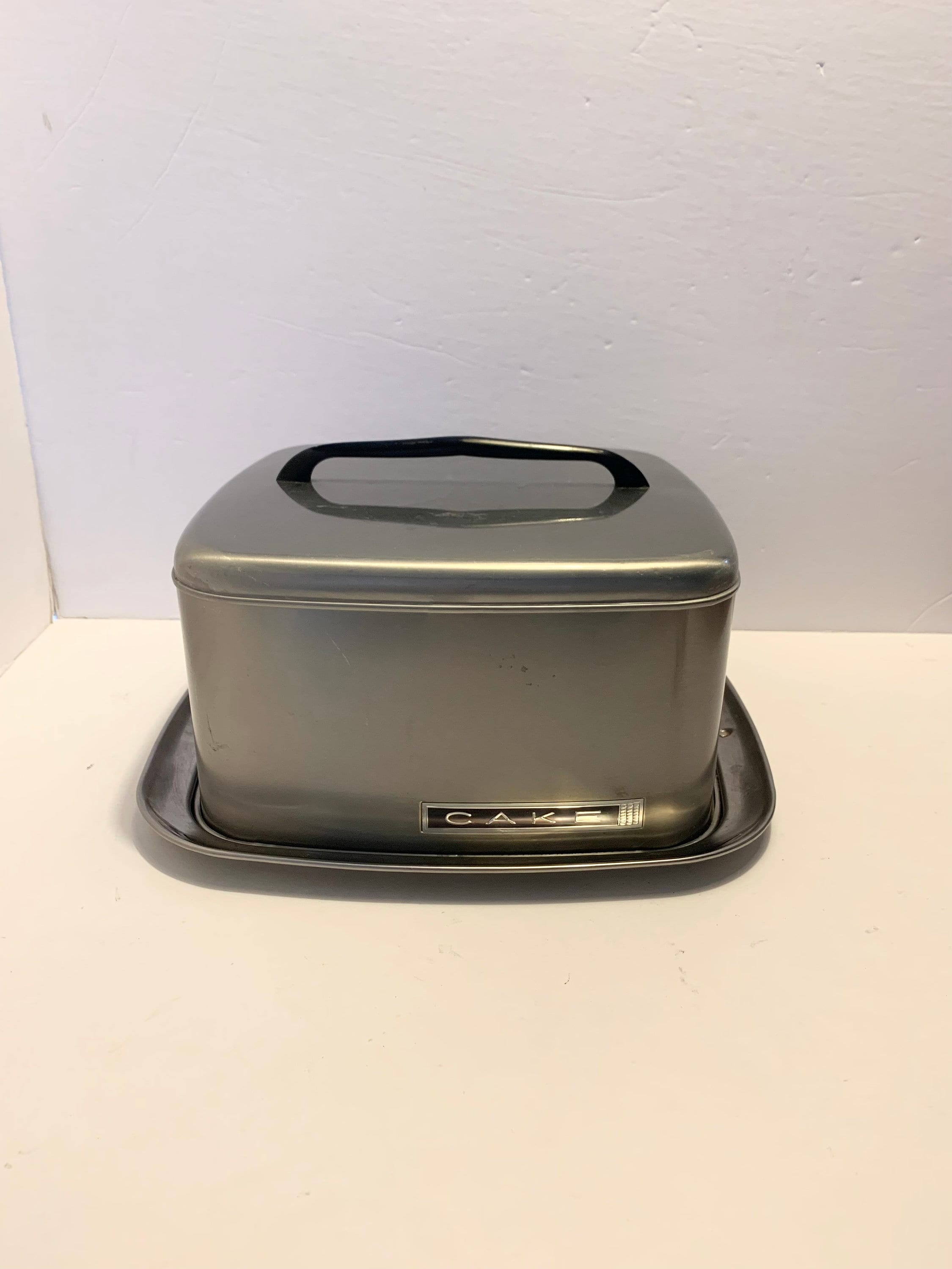Retro Kitch - Vintage Lincoln Beauty Ware - Locking Covered Cake