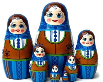 Bonecas Russas de Vestido Azul: Brinquedo de Madeira Artesanal, Matrioska Tradicional (7 Bonecas)