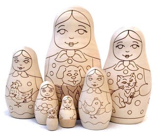 DIY Matryoshka Coloring Kit: 7 Unpainted Nesting Dolls, Family & Animals