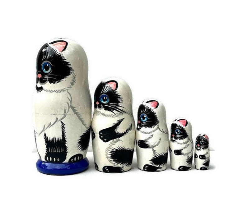 Cats Nesting dolls handmade wooden toy Developing skills toy Blue eyes siamese gifts Cat lovers gift Cat basket Unique toy image 3