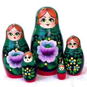 Handmade Green Nesting Dolls: Traditional Wooden Toy Set