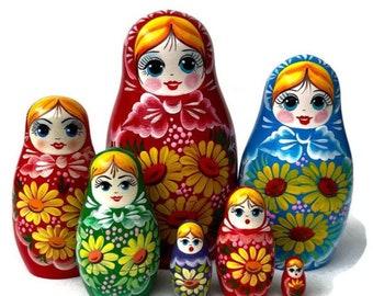 Conjunto de Matrioskas Ucranianas Artesanais com Estampa Floral Arco-Íris