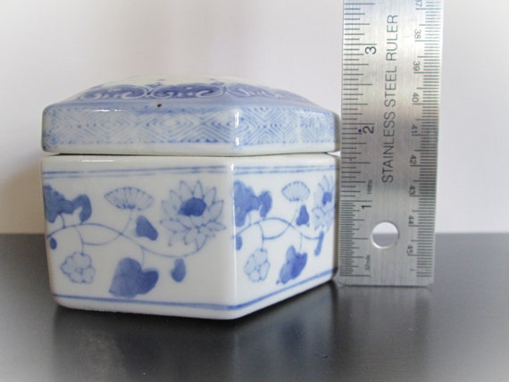 Vintage Chinese Porcelain Lotus Trinket Box - image 8
