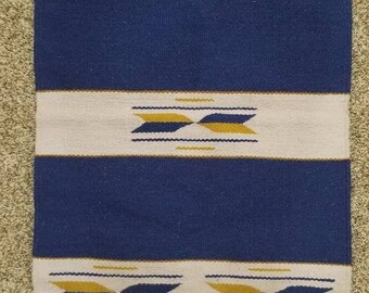 Alfombra de lana egipcia tejida a mano: diseño de flecha, 56 x 29 pulgadas