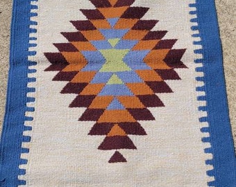 Alfombra egipcia de lana hecha a mano, diseño geométrico (140 x 68 cm)