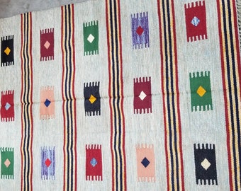 Tapiz egipcio vintage de lana hecho a mano: Alfombra grande y colorida (78 x 57 pulgadas)