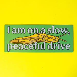 Langzame, vreedzame bumpermagneet van de naaktslak | Leuke, esthetische rare gen z humor slak bumpersticker