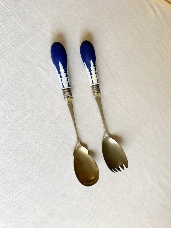 Vintage Utentils Serveware Wedgwood Jasperware Like Salad Servers