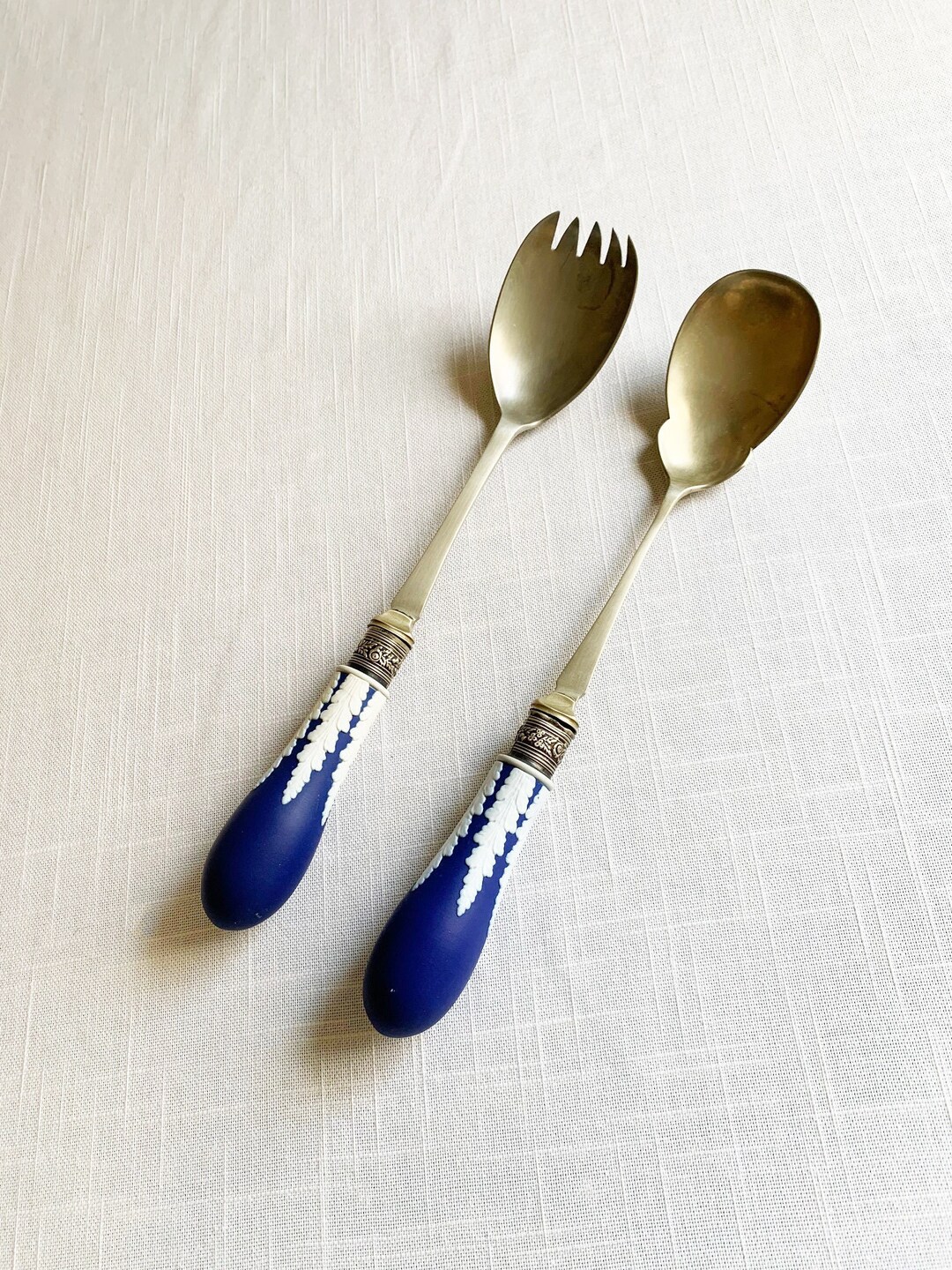 Vintage Utentils Serveware Wedgwood Jasperware Like Salad Servers
