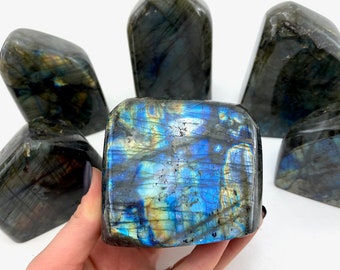 Gemstone Point Art Carved Crystal Display Piece Rocks and Minerals Gemstone Specimen WW10F Labradorite Pyramid Polished Stone Statue